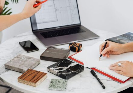 Choosing the Right Insurance Broker for Your Business