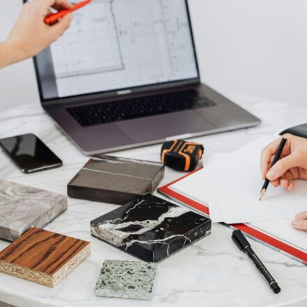Choosing the Right Insurance Broker for Your Business