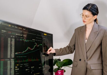 The Psychology of Investing: Avoiding Emotional Traps