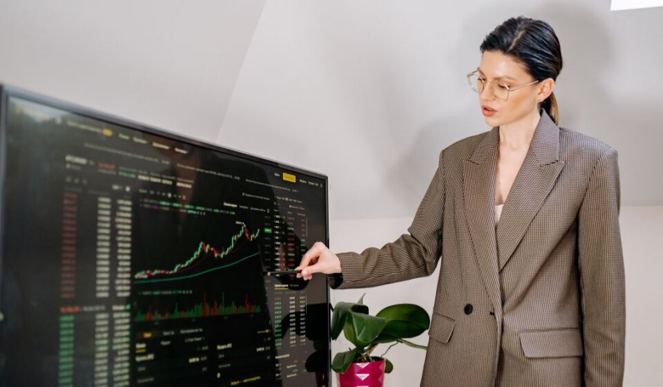 The Psychology of Investing: Avoiding Emotional Traps